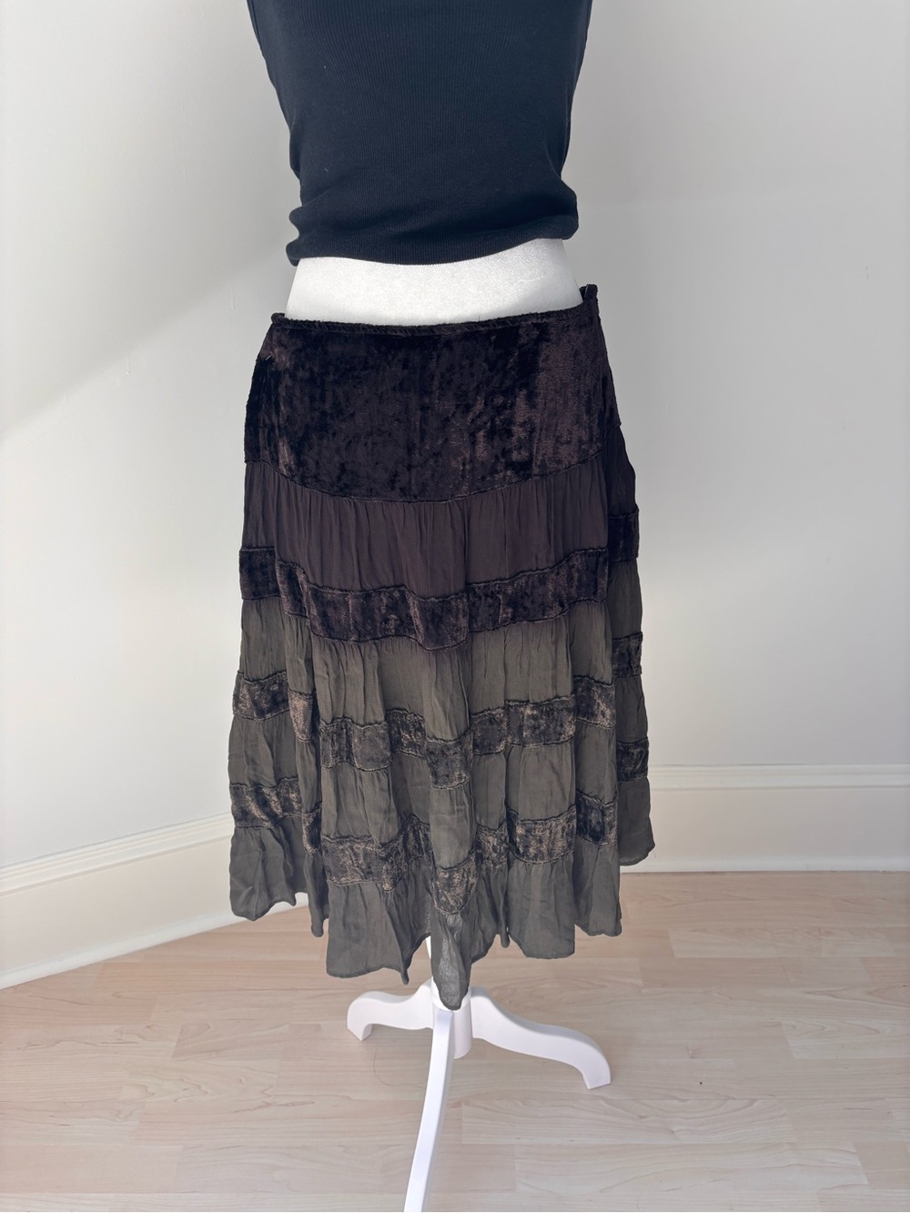 Vintage Cartise Sport Velvet Tiered Midi Skirt 🤎